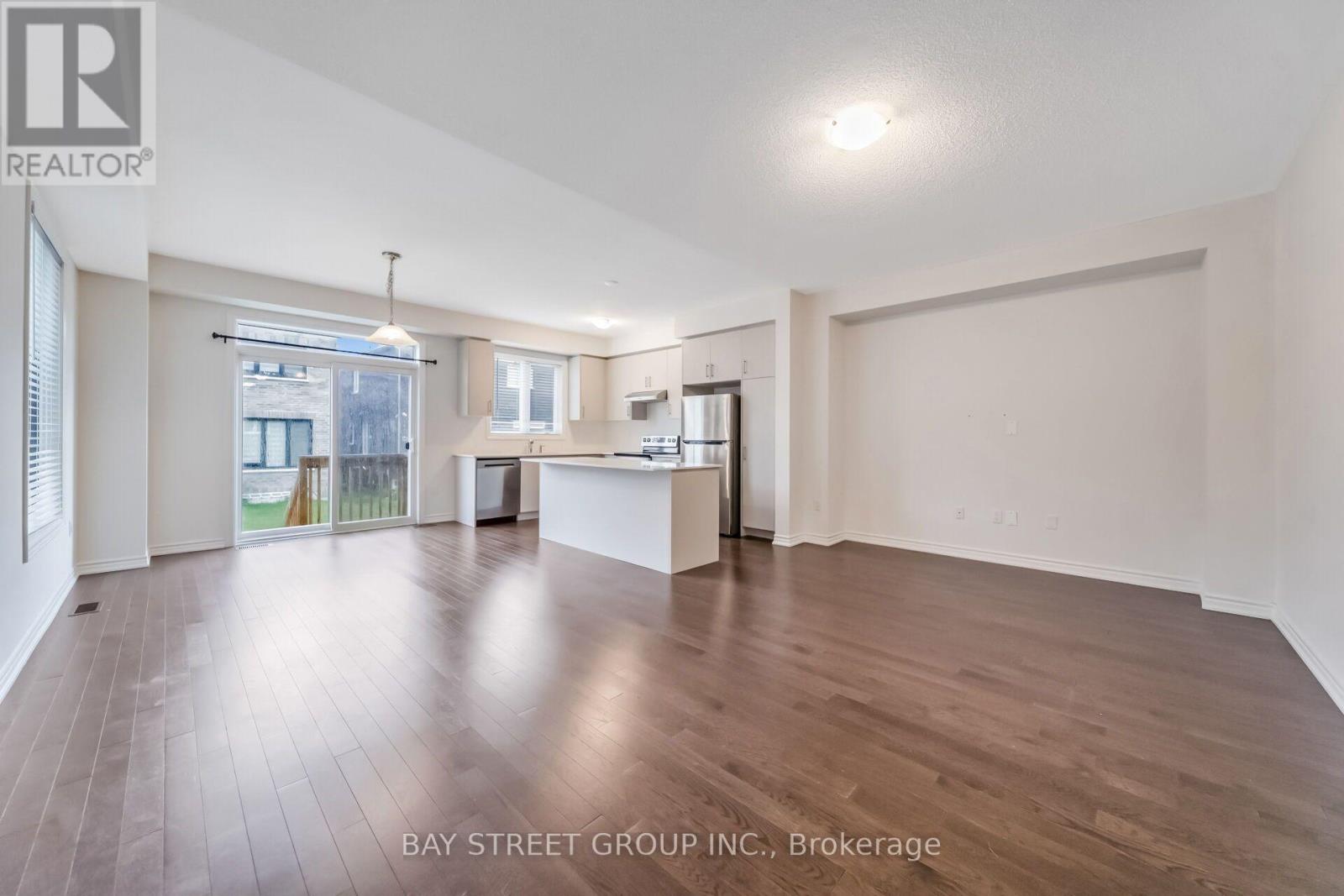 89 Phoenix Boulevard, Barrie, Ontario  L9S 2Z5 - Photo 7 - S13550432