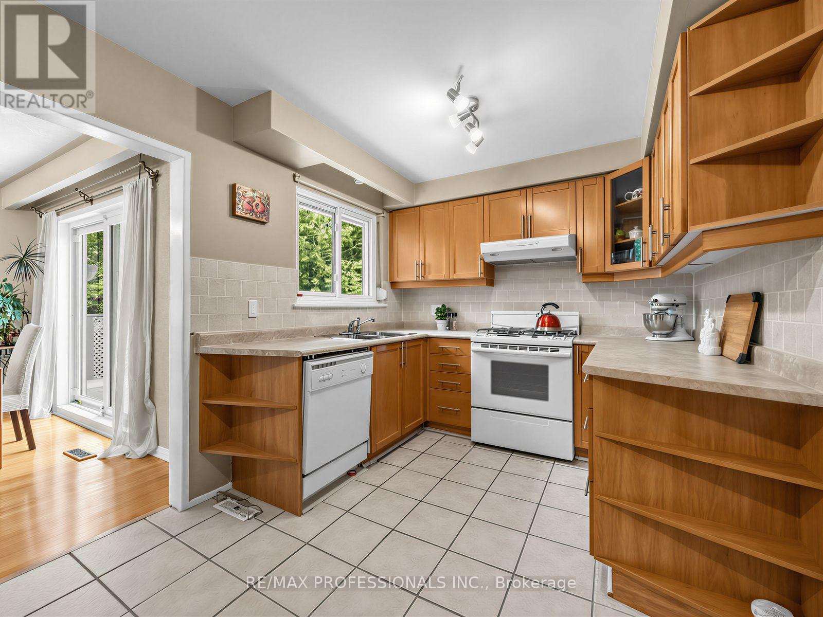 793 Netherton Crescent, Mississauga, Ontario  L4Y 2M5 - Photo 10 - W13550396