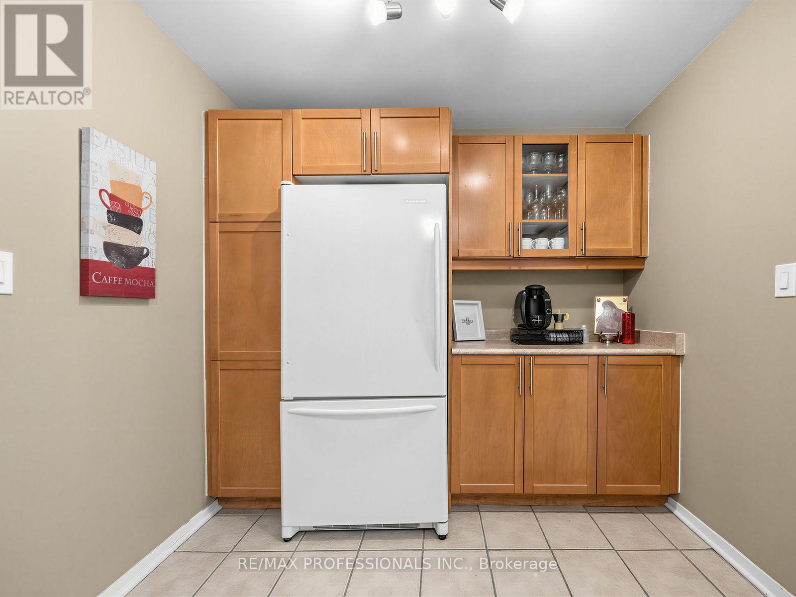 793 Netherton Crescent, Mississauga, Ontario  L4Y 2M5 - Photo 12 - W13550396