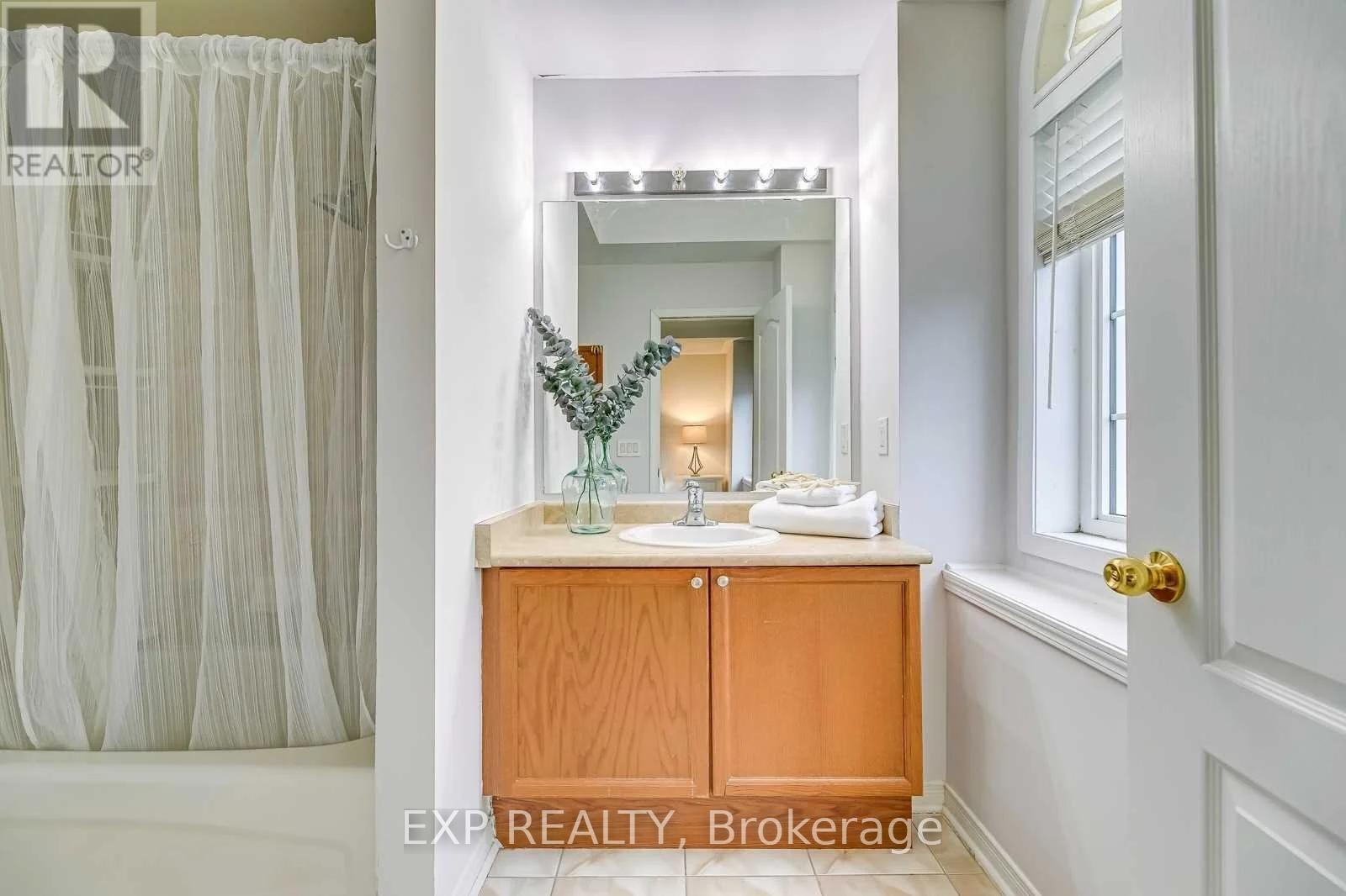 3905 Quiet Creek Drive, Mississauga, Ontario  L5M 8B5 - Photo 23 - W13550560