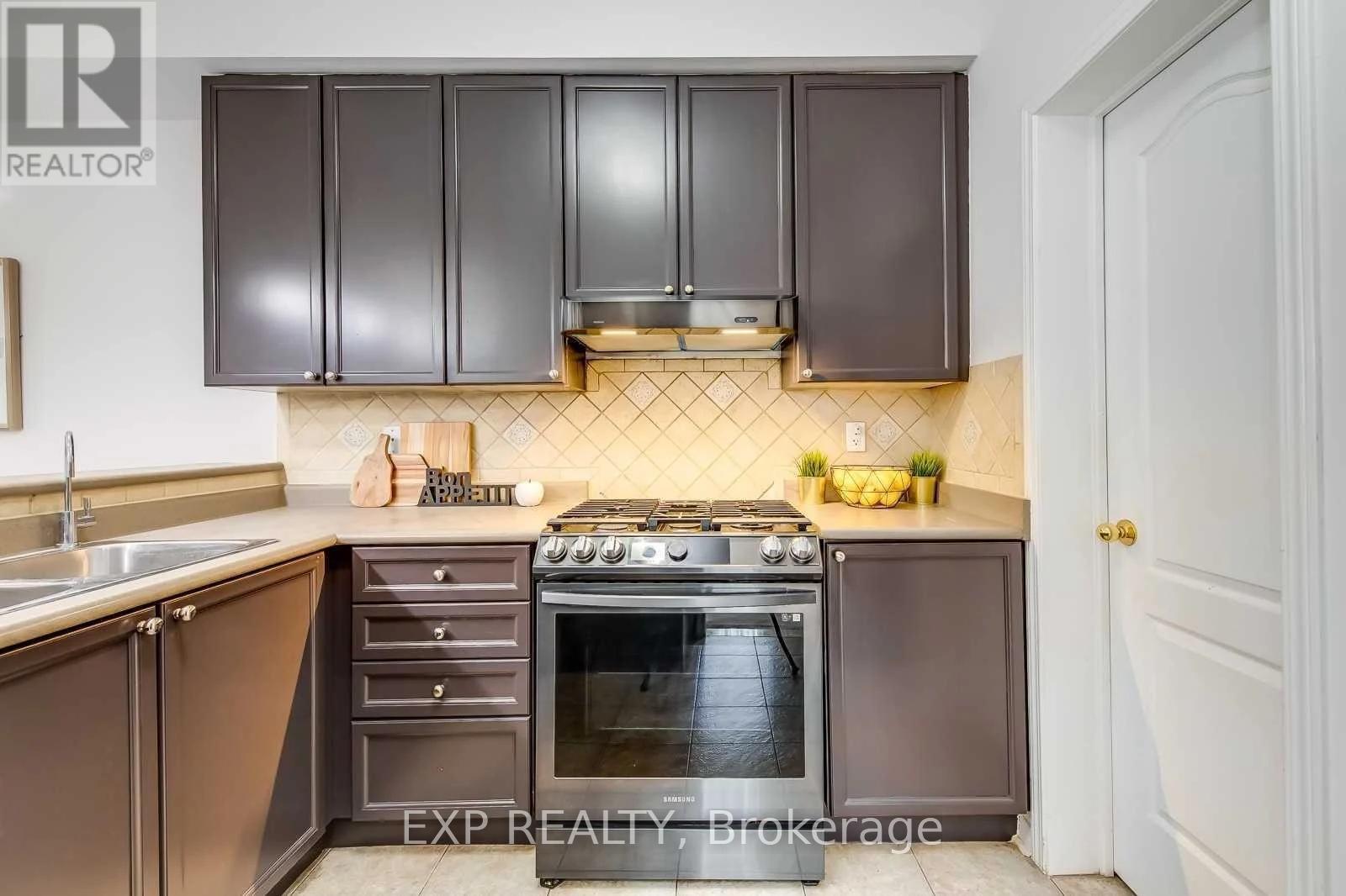 3905 Quiet Creek Drive, Mississauga, Ontario  L5M 8B5 - Photo 5 - W13550560