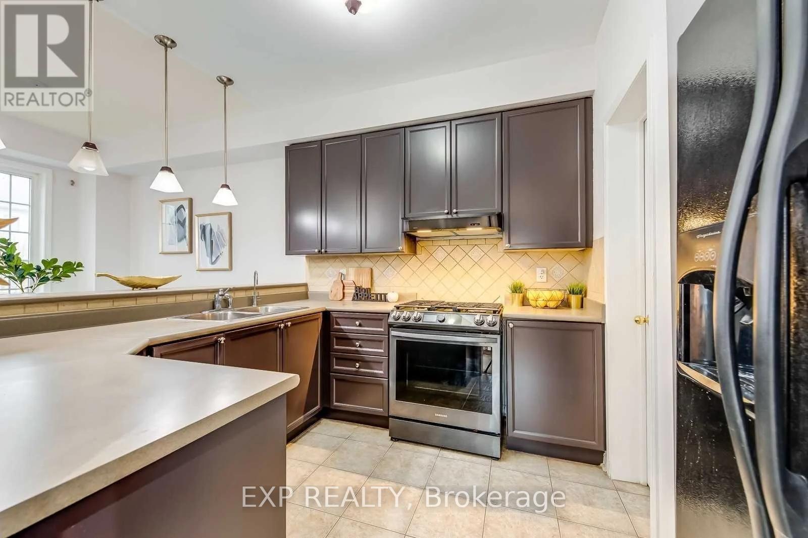 3905 Quiet Creek Drive, Mississauga, Ontario  L5M 8B5 - Photo 9 - W13550560