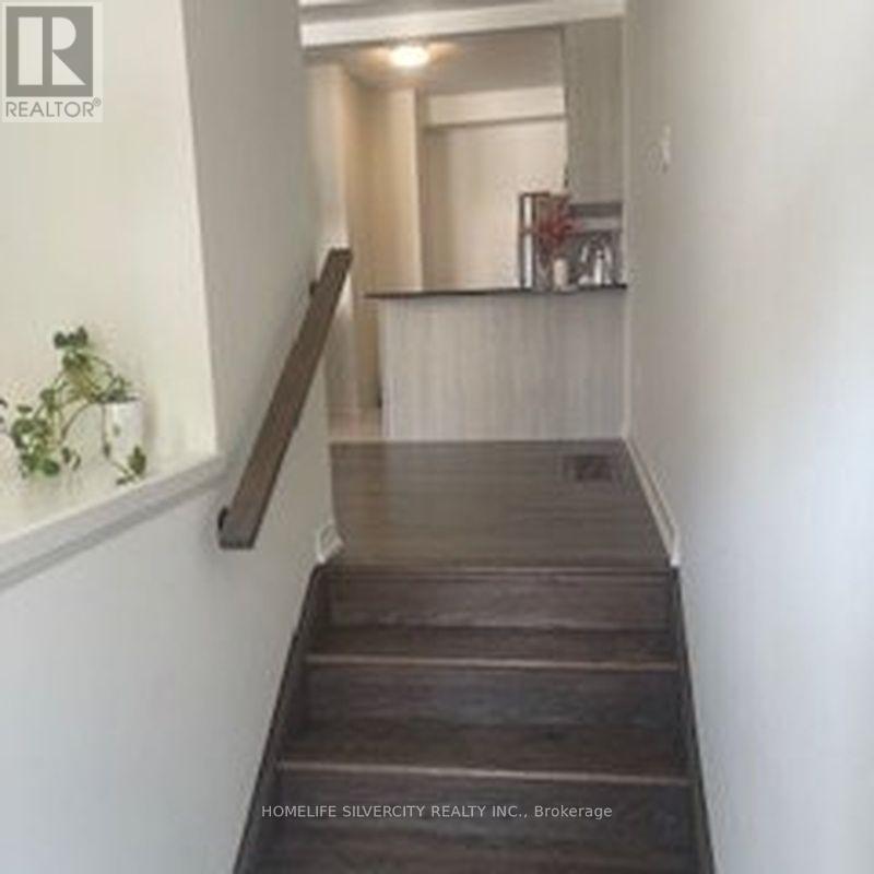 3 Kings Hill Drive, Brampton, Ontario  L7A 0B8 - Photo 2 - W13548980