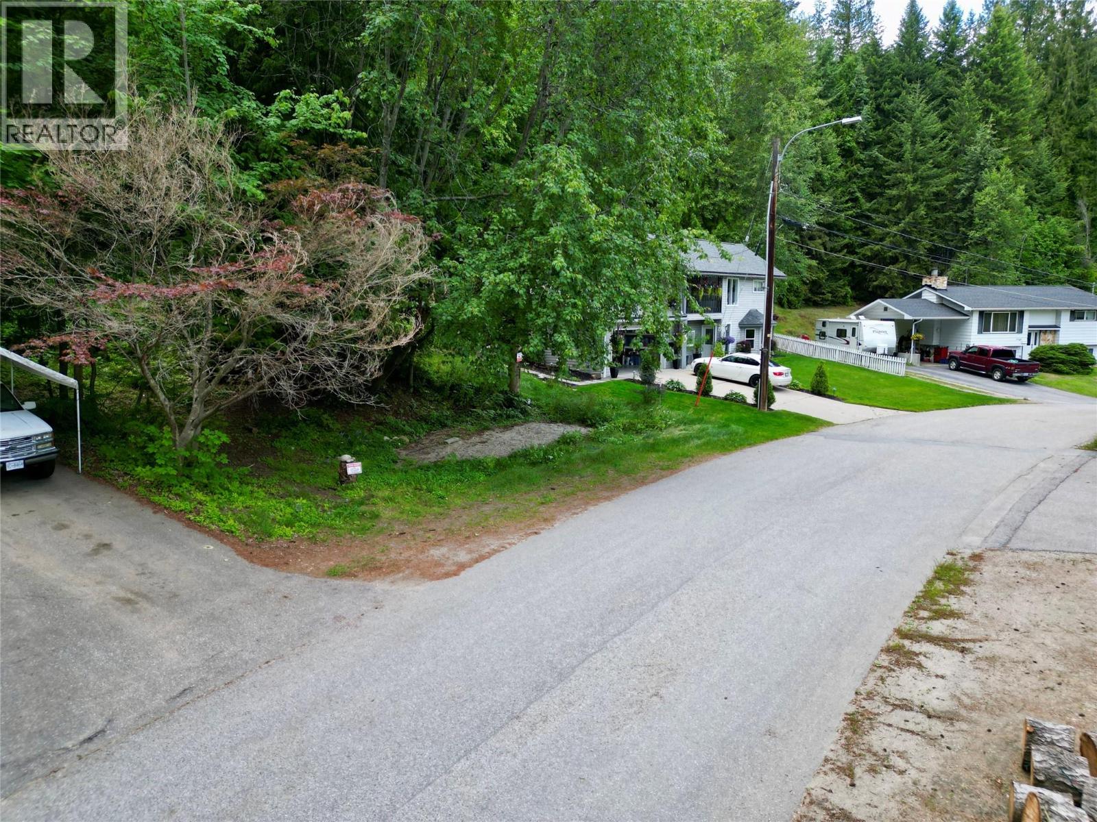800 Lynnwood Crescent, Castlegar, British Columbia  V1N 1E3 - Photo 10 - 10376134