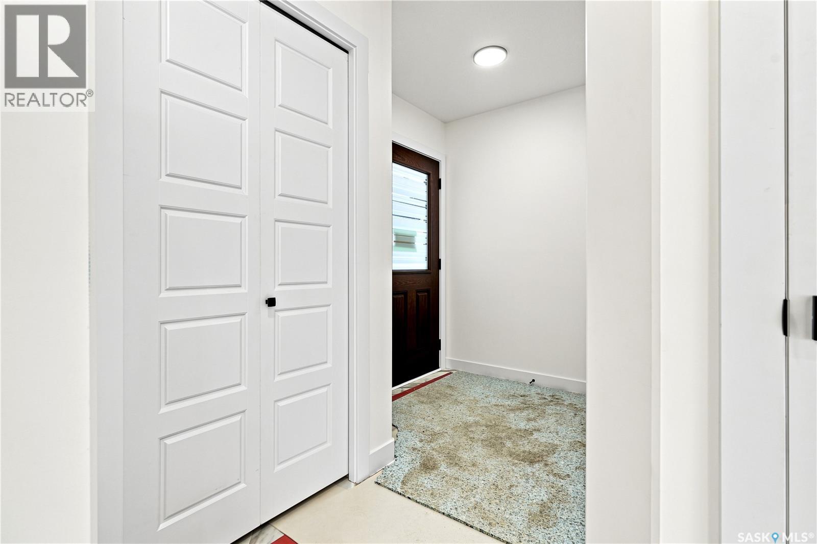 491 Traeger Close, Saskatoon, Saskatchewan  S7V 1Z5 - Photo 2 - SK034075
