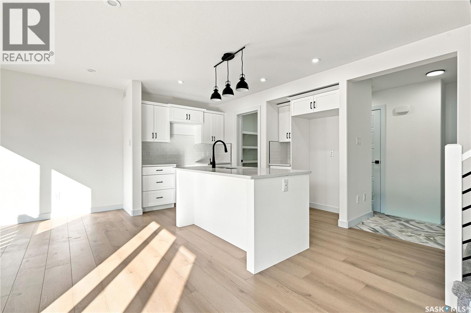 491 Traeger Close, Saskatoon, Saskatchewan  S7V 1Z5 - Photo 8 - SK034075