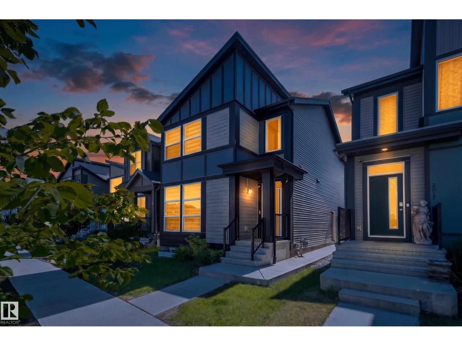 2015 Desrochers Dr SW, Edmonton, Alberta  T6W 4Y9 - Photo 2 - E4498228