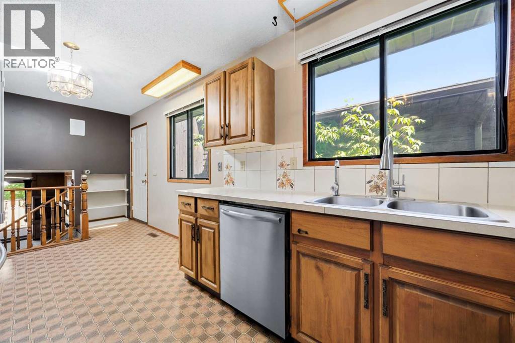 80 Macewan Drive NW, Calgary, Alberta  T3K 2P7 - Photo 15 - A2325610