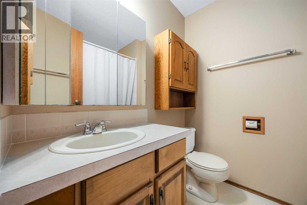 80 Macewan Drive NW, Calgary, Alberta  T3K 2P7 - Photo 25 - A2325610