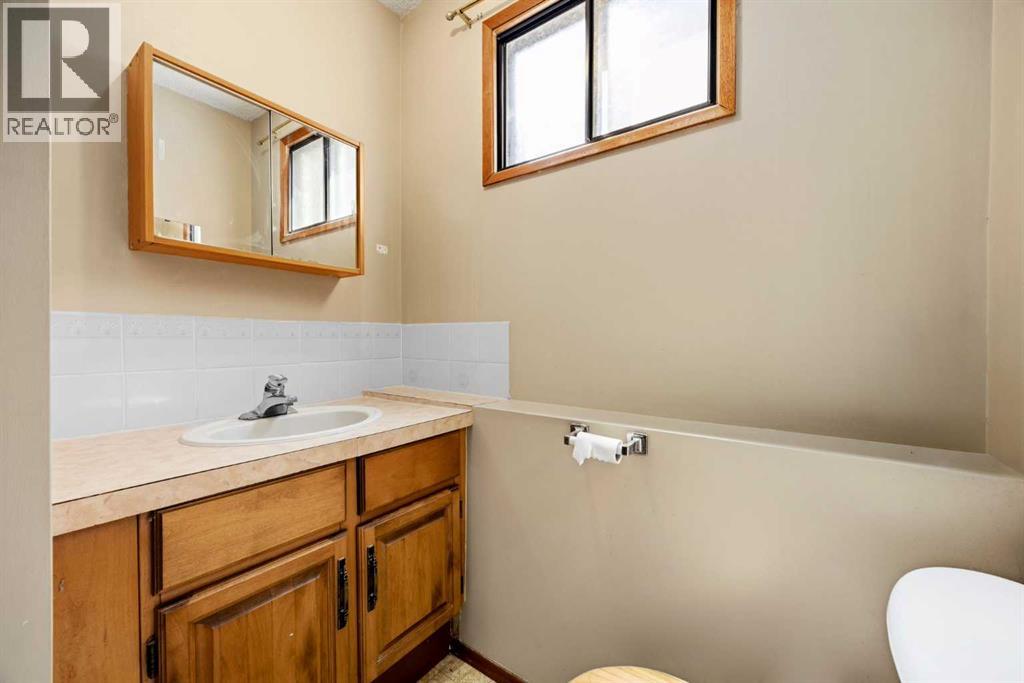 80 Macewan Drive NW, Calgary, Alberta  T3K 2P7 - Photo 32 - A2325610