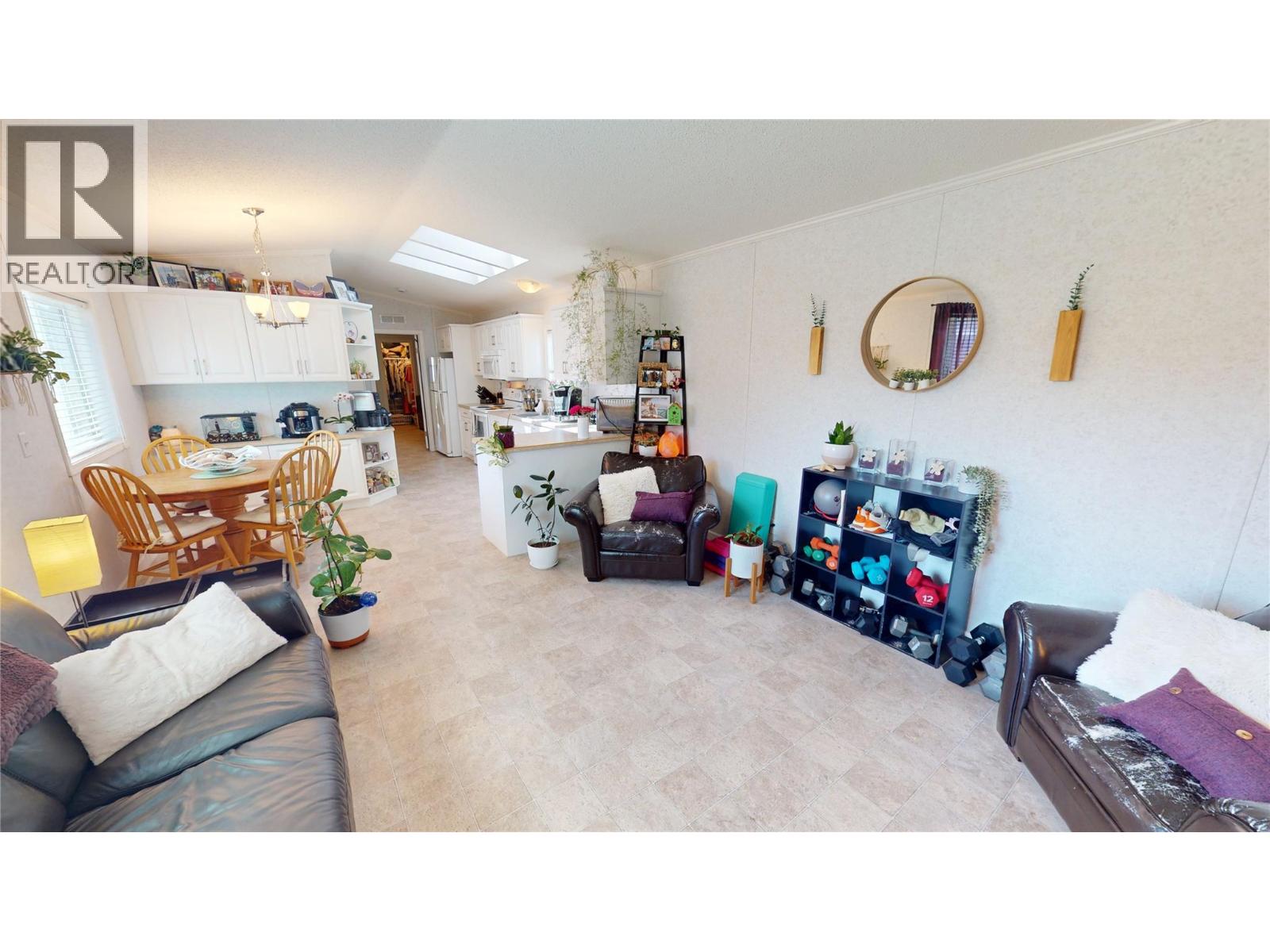 1900 10th Street S Unit# 17, Cranbrook, British Columbia  V1C 1T5 - Photo 2 - 10394376