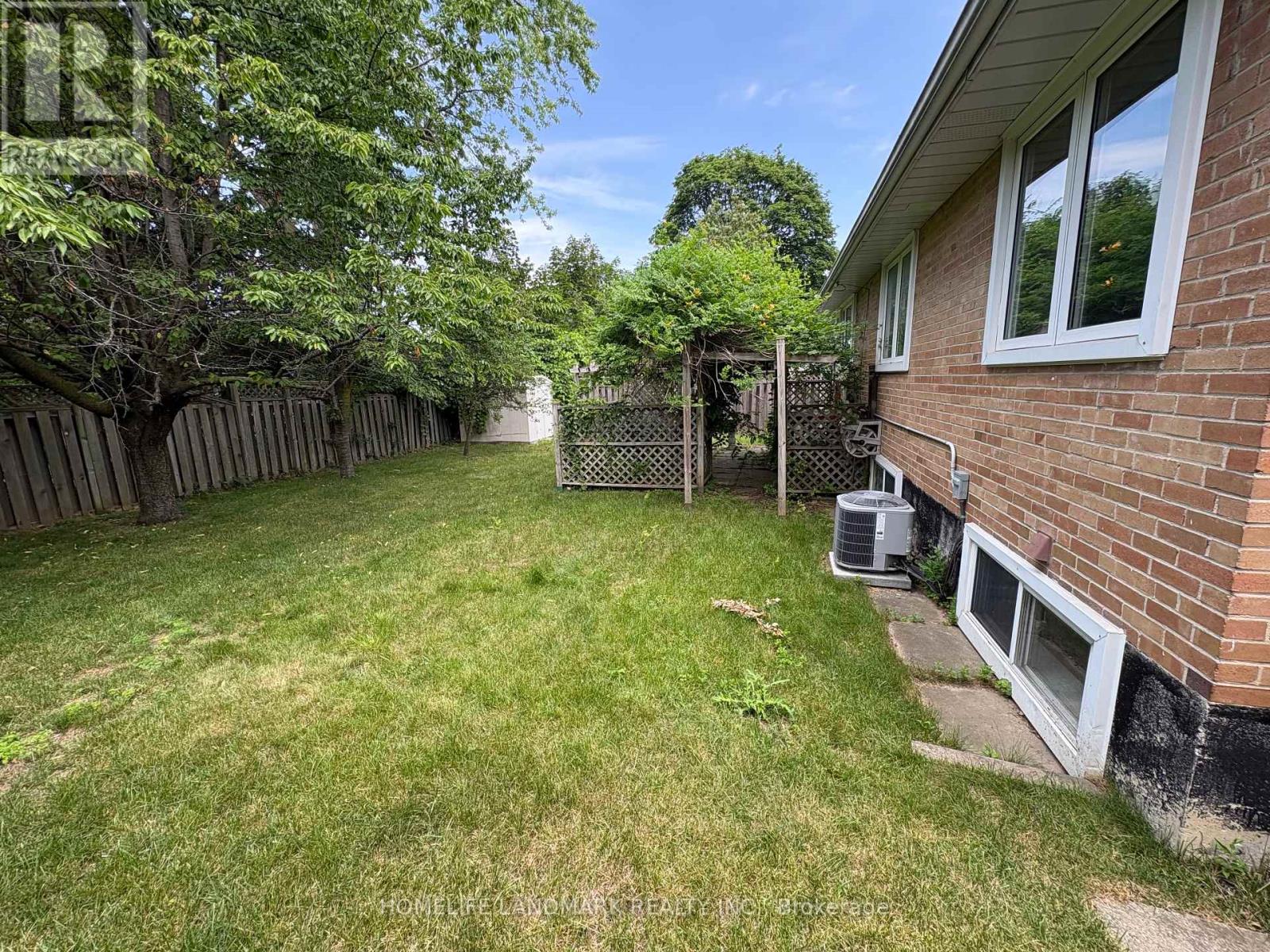 73 Berkinshaw Crescent, Toronto, Ontario  M3B 2T1 - Photo 24 - C13550700