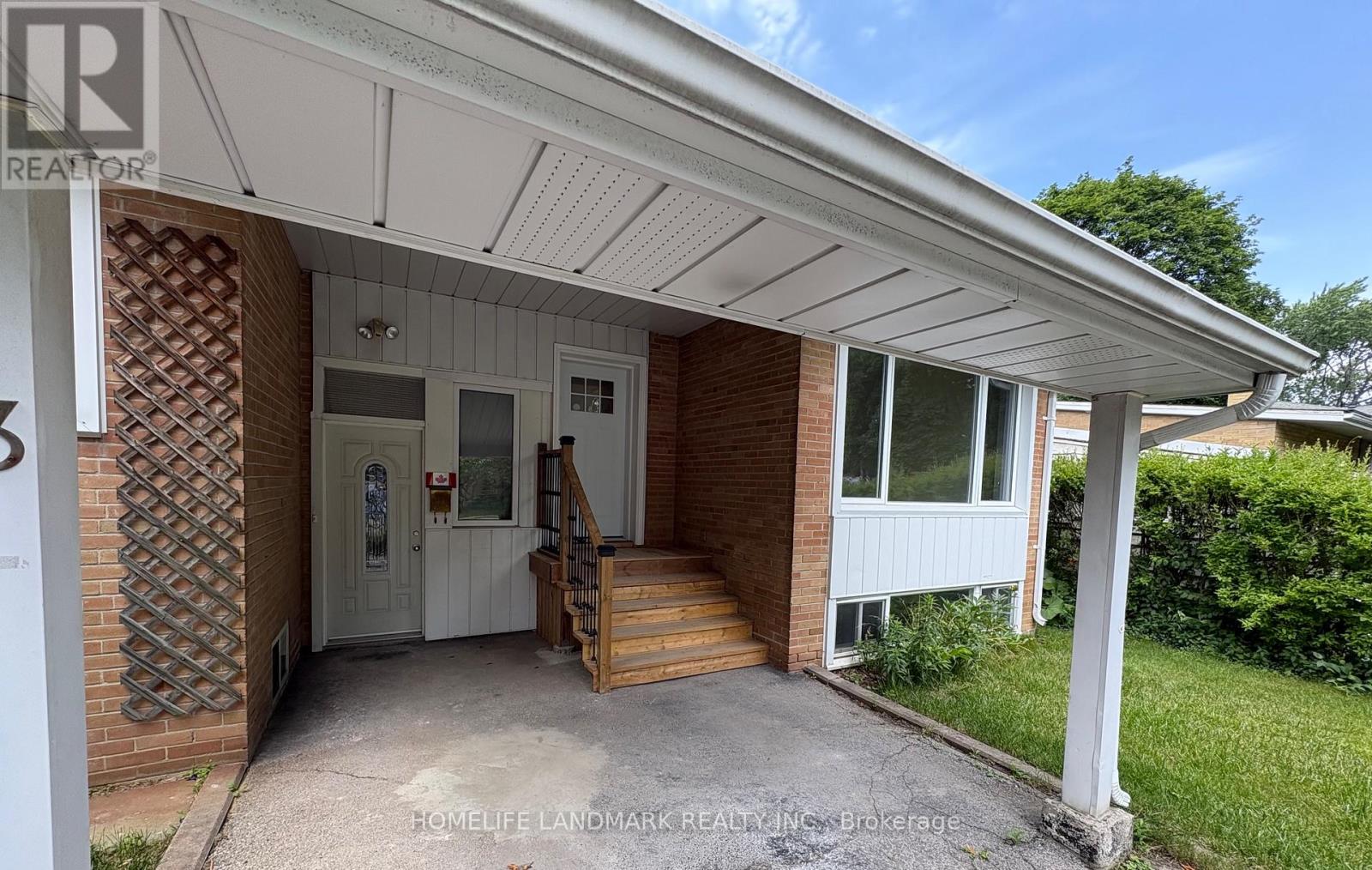 73 Berkinshaw Crescent, Toronto, Ontario  M3B 2T1 - Photo 3 - C13550700