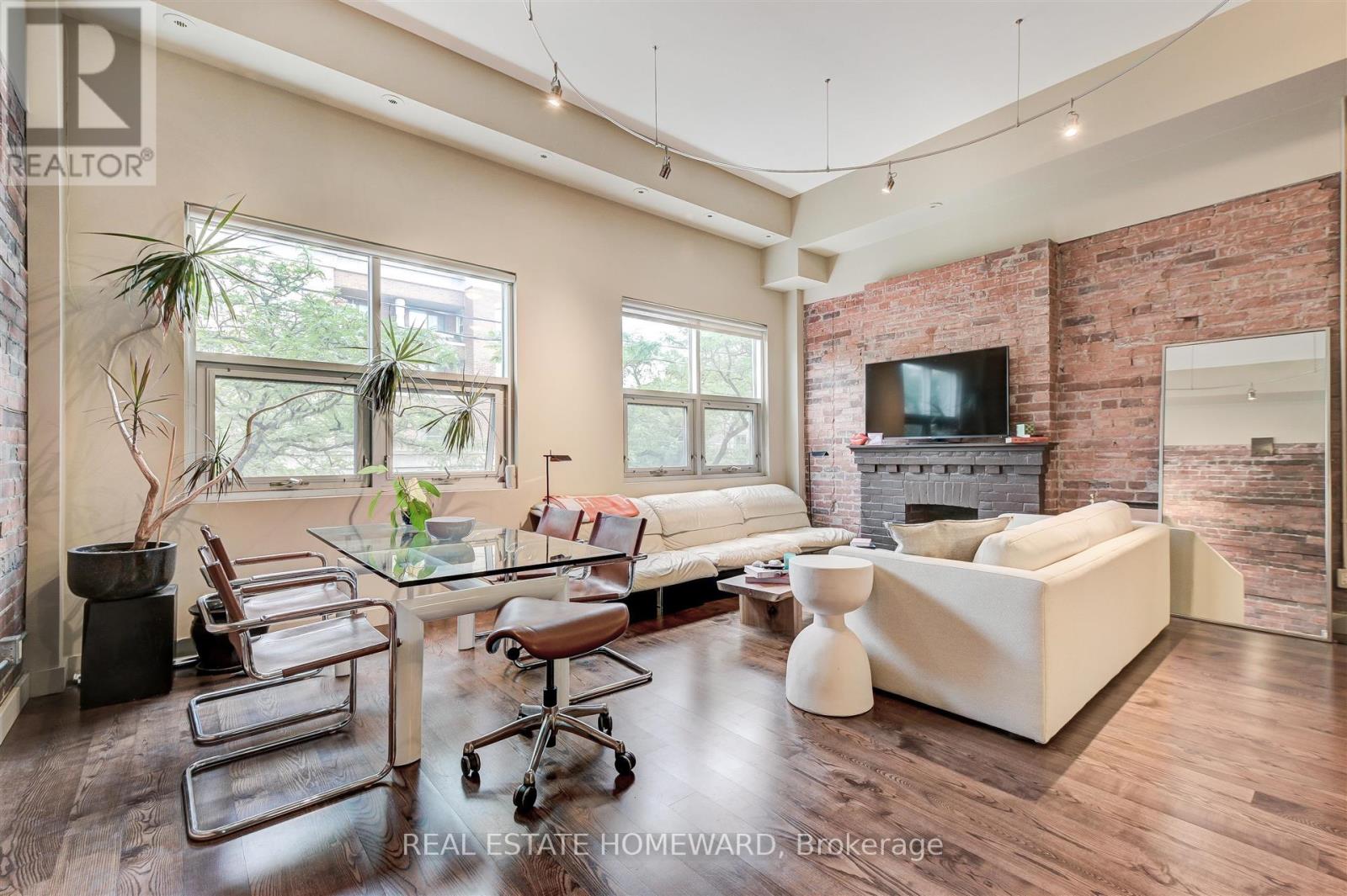205 - 1842 Queen Street E, Toronto, Ontario  M4L 6T3 - Photo 3 - E13550650