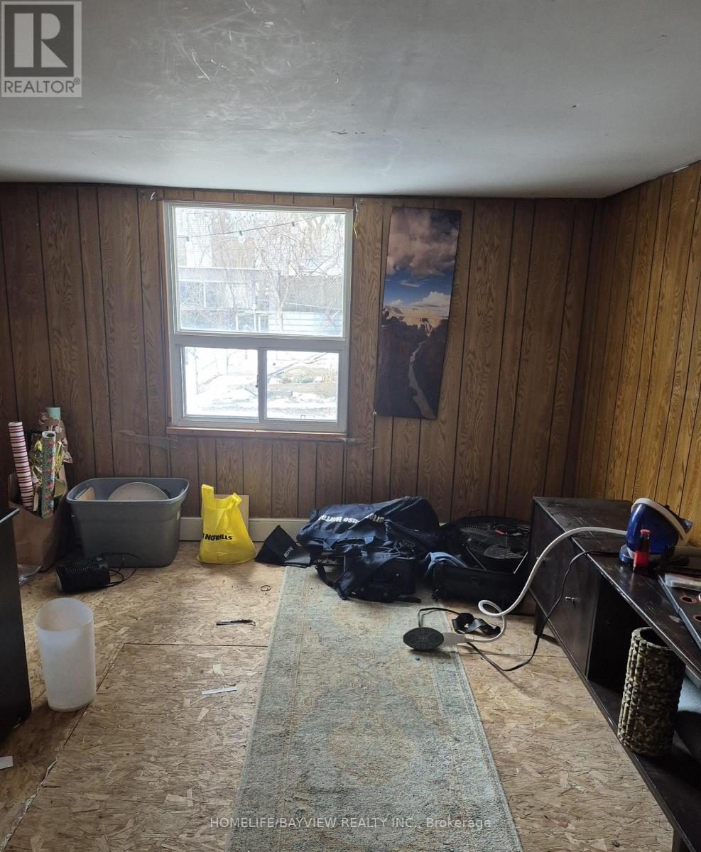 326 RHODES AVENUE E