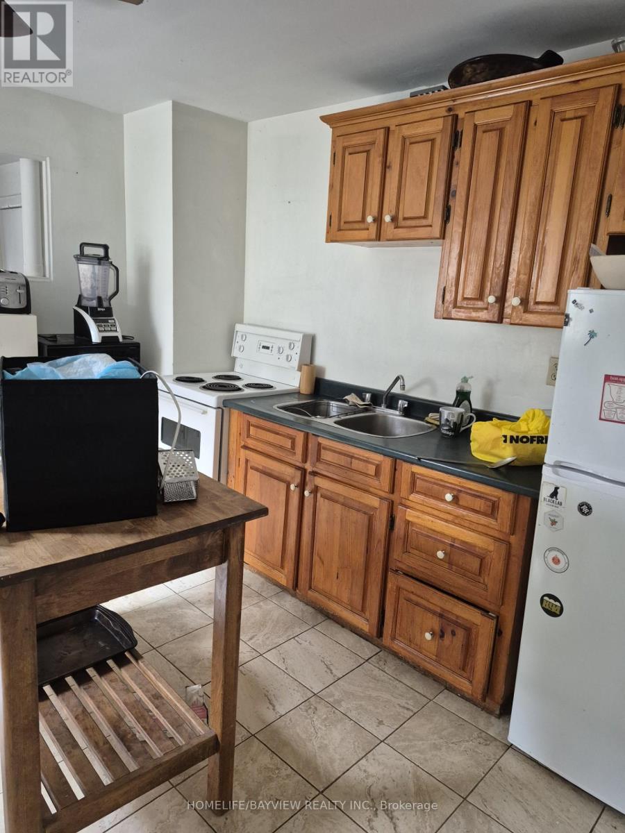 326 Rhodes Avenue E, Toronto, Ontario  M4L 3A3 - Photo 5 - E13550664