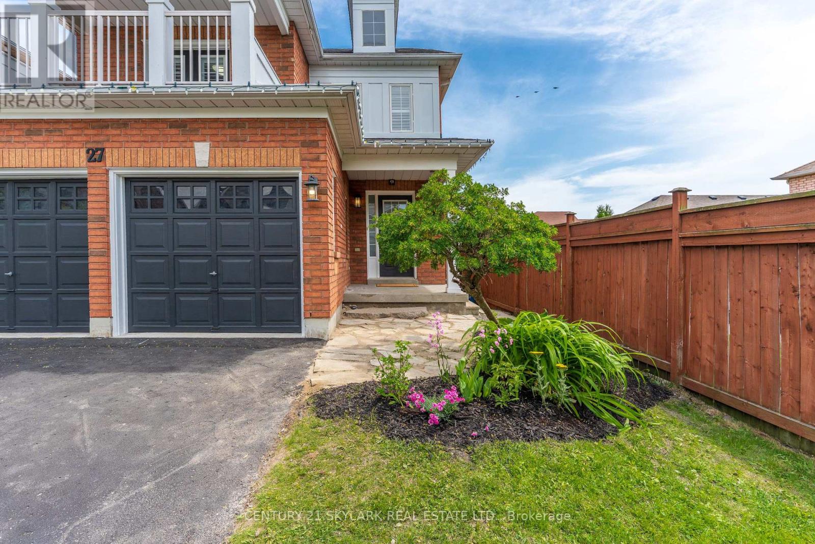 27 Clair Avenue, Whitby, Ontario  L1M 2G8 - Photo 3 - E13550668