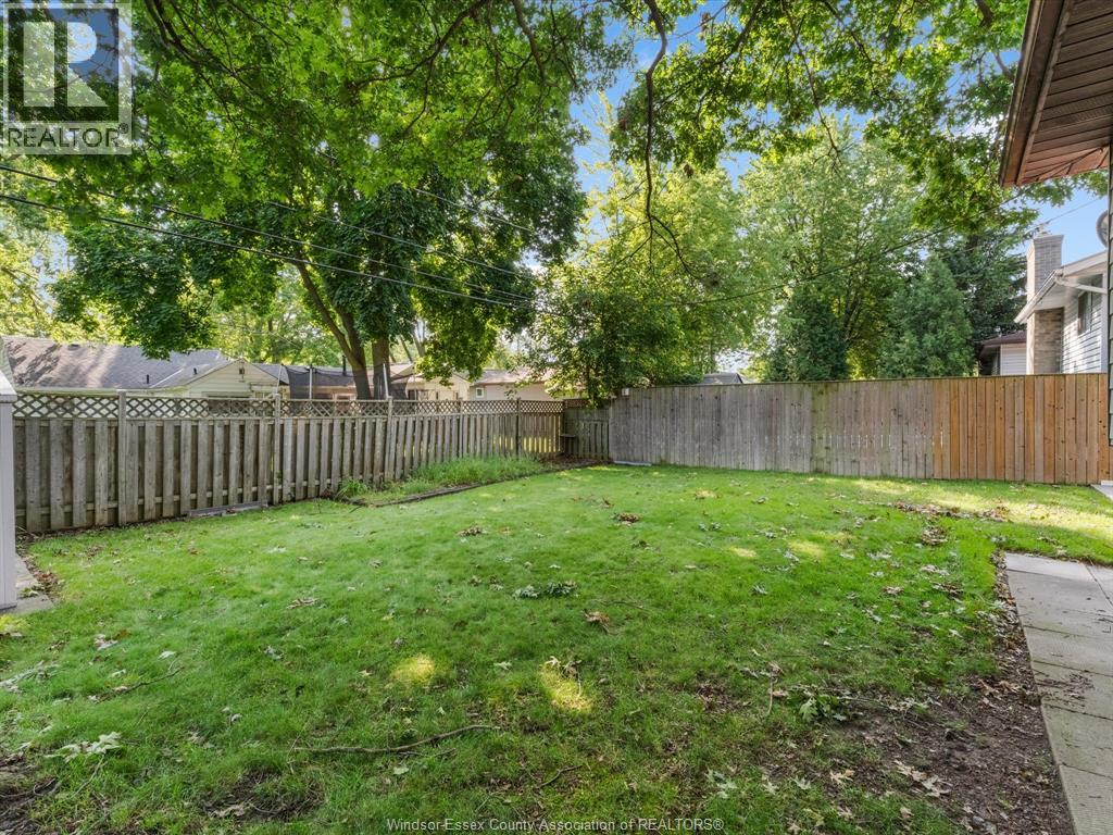 3842 Bliss, Windsor, Ontario  N8W 4Z6 - Photo 34 - 26016676