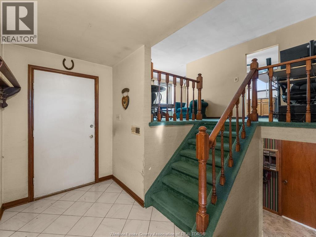 3842 Bliss, Windsor, Ontario  N8W 4Z6 - Photo 8 - 26016676