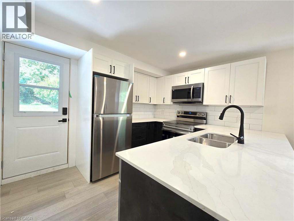 404 Forest Hill Drive Unit# 2, Kitchener, Ontario  N2M 4H4 - Photo 4 - 40847205