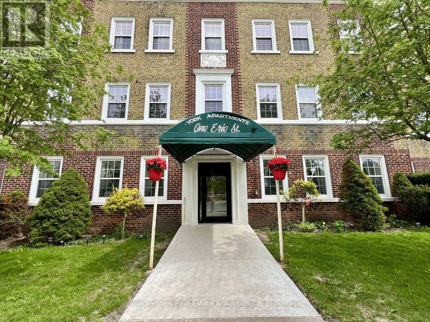 206 - 1 ERIE STREET