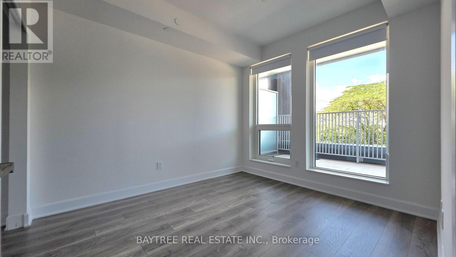 325 - 3240 William Coltson Avenue, Oakville, Ontario L6H 8C8 - Photo 3 - W13550646