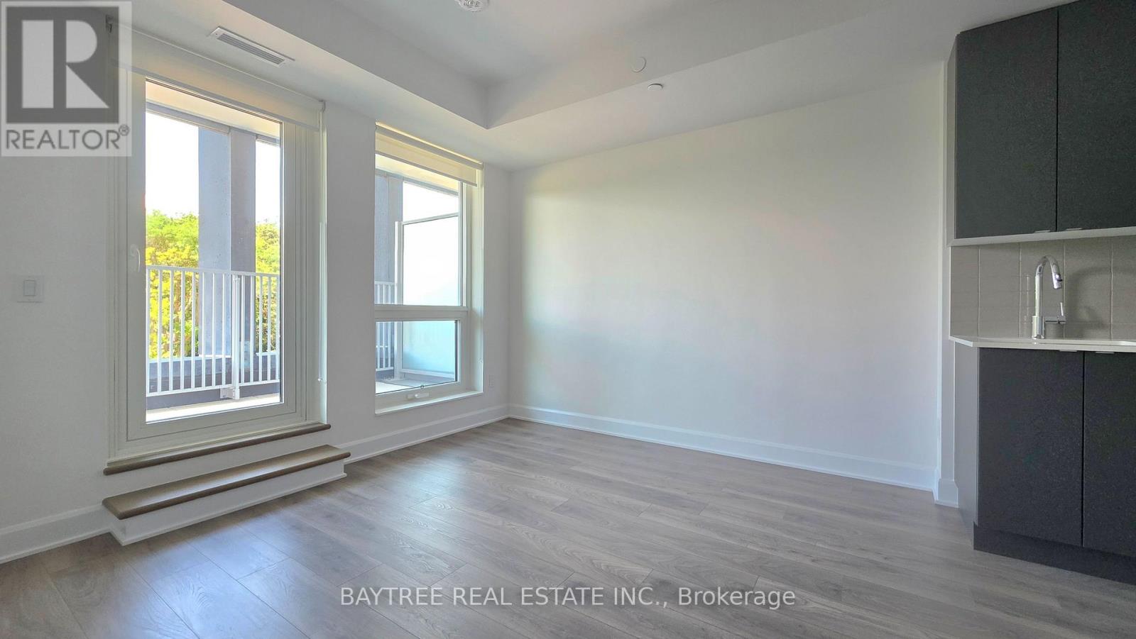 325 - 3240 William Coltson Avenue, Oakville, Ontario L6H 8C8 - Photo 5 - W13550646
