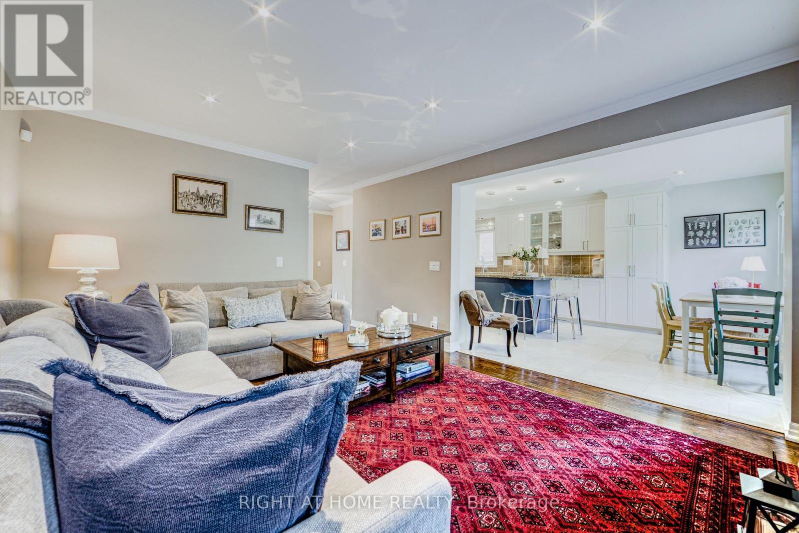 241 Lexington Road, Oakville, Ontario  L6H 6L5 - Photo 7 - W13550674
