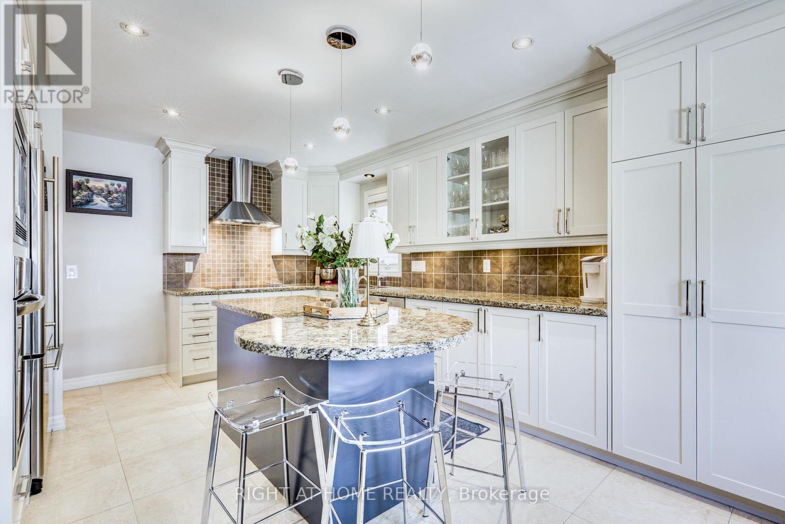241 Lexington Road, Oakville, Ontario  L6H 6L5 - Photo 9 - W13550674