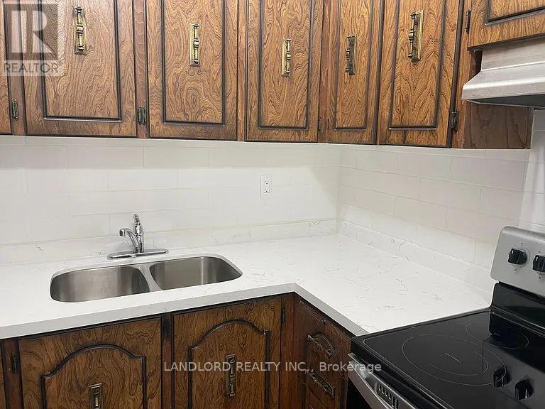 2 - 73 Roncesvalles Avenue, Toronto, Ontario  M6R 2K6 - Photo 3 - W13550692