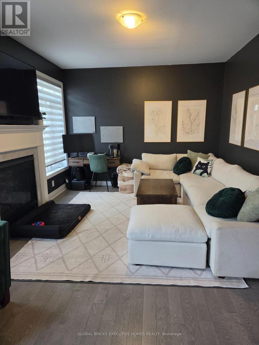 134 Branigan Crescent, Halton Hills, Ontario L9T 8W6 - Photo 4 - W13550782