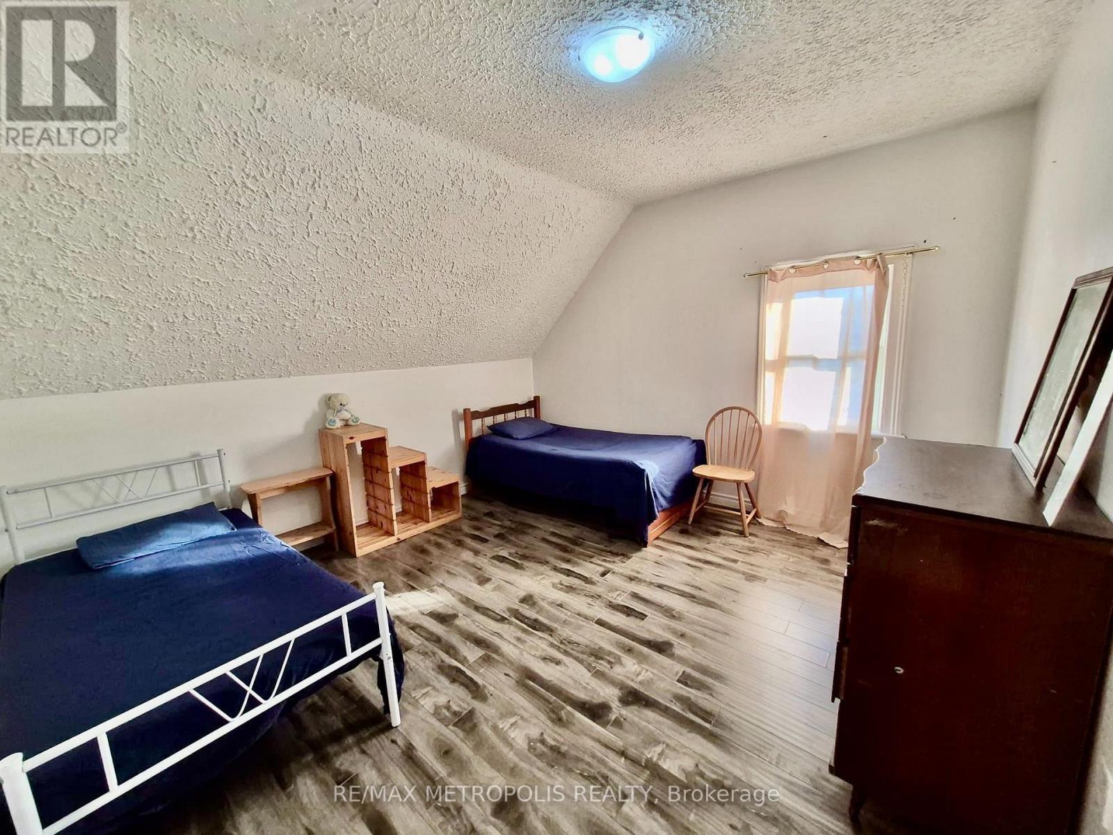 175 Celina Street, Oshawa, Ontario  L1H 4N3 - Photo 6 - E13546384