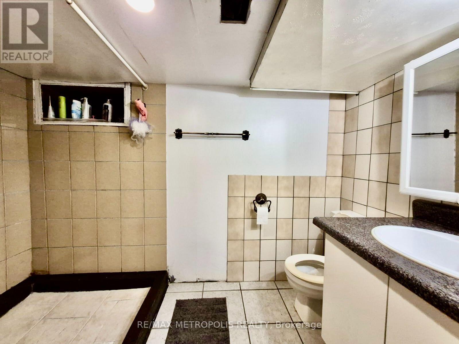 175 Celina Street, Oshawa, Ontario  L1H 4N3 - Photo 11 - E13546384