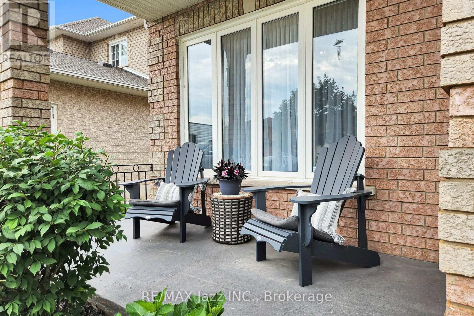 276 Homestead Drive, Oshawa, Ontario  L1J 6V1 - Photo 3 - E13551018