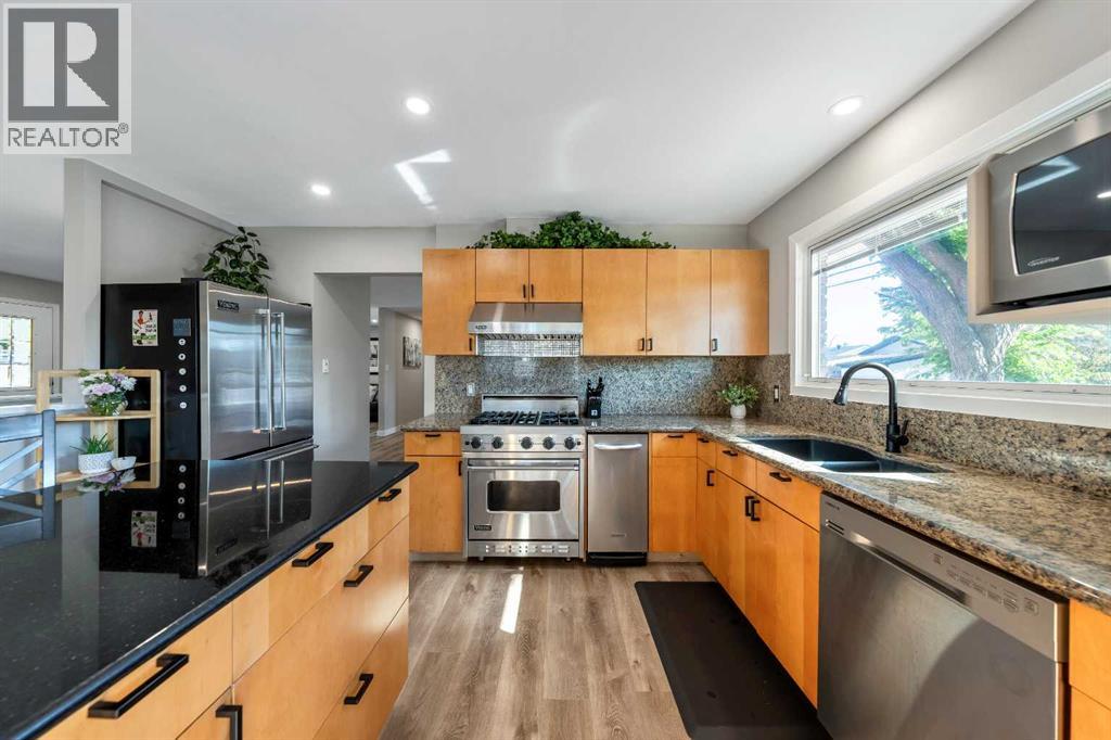 10423 Mapleridge Crescent SE, Calgary, Alberta  T2J 1Y8 - Photo 6 - A2281671