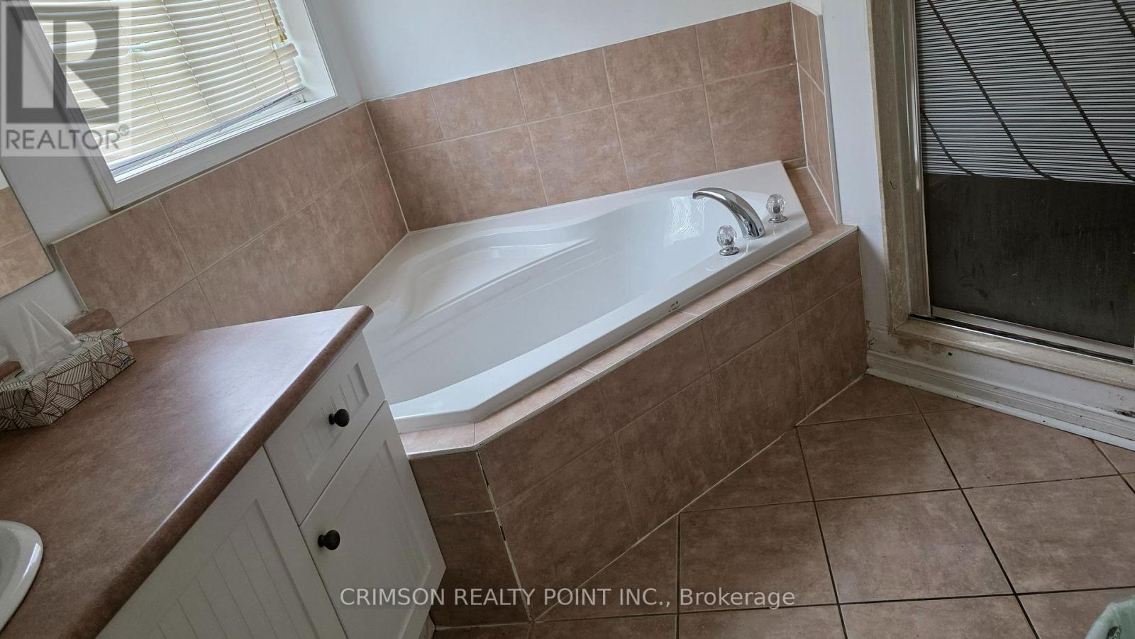 1299 Ashgrove Crescent, Oshawa, Ontario  L1K 3A6 - Photo 12 - E13499266