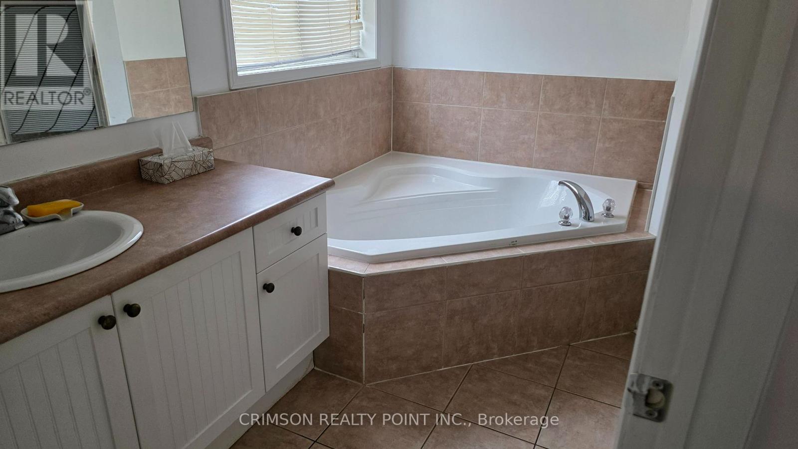 1299 Ashgrove Crescent, Oshawa, Ontario  L1K 3A6 - Photo 13 - E13499266