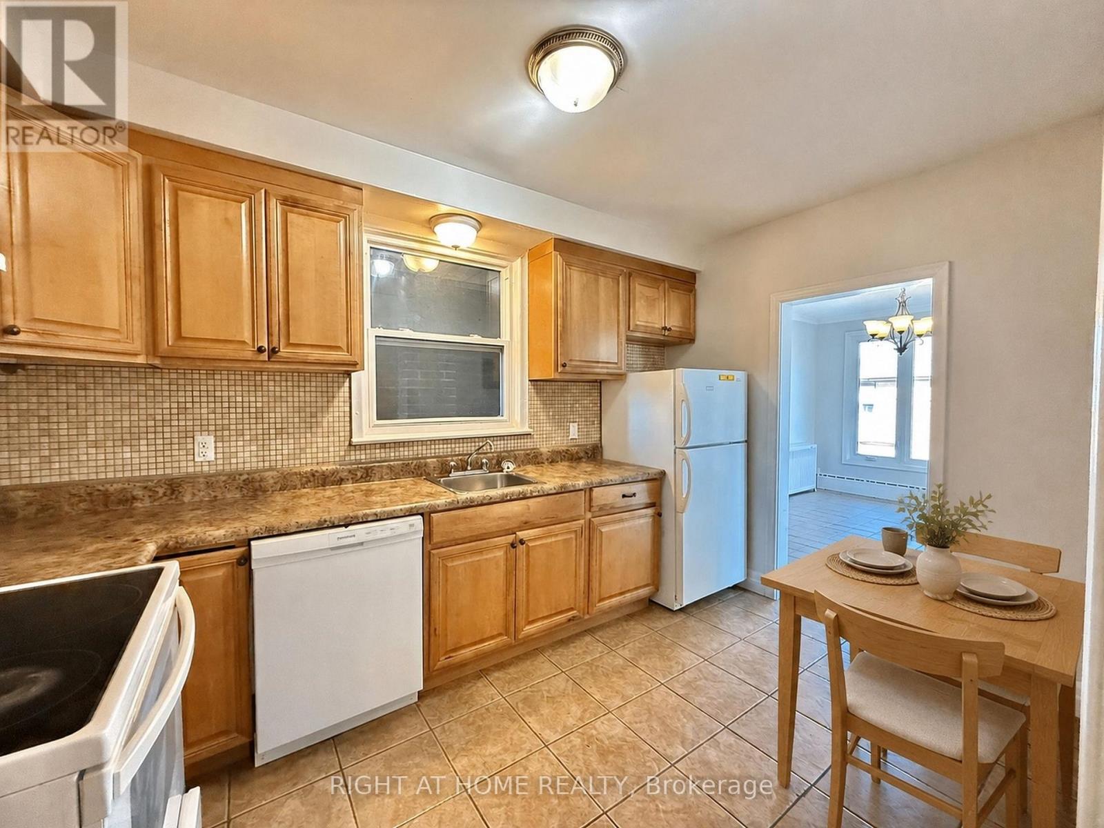 3 - 20 Belvidere Avenue, Toronto, Ontario M6C 1P5 - Photo 13 - C13550796