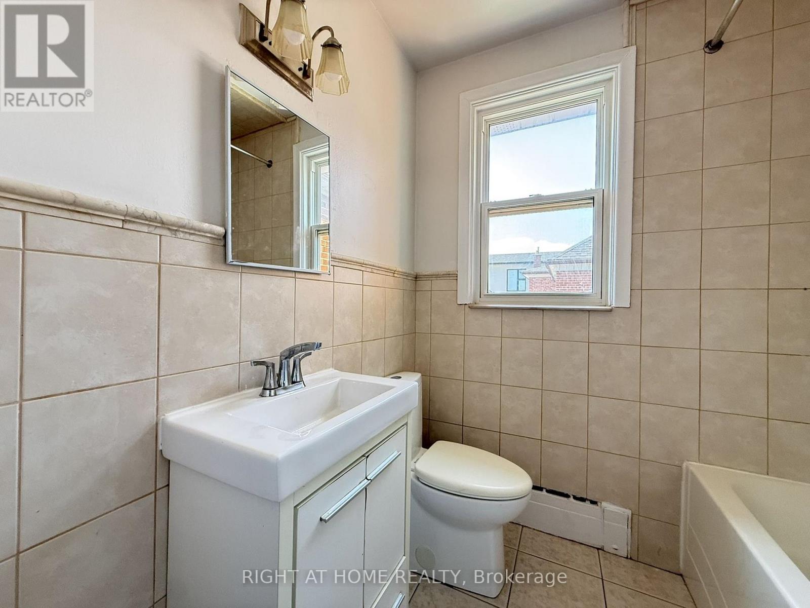 3 - 20 Belvidere Avenue, Toronto, Ontario M6C 1P5 - Photo 25 - C13550796