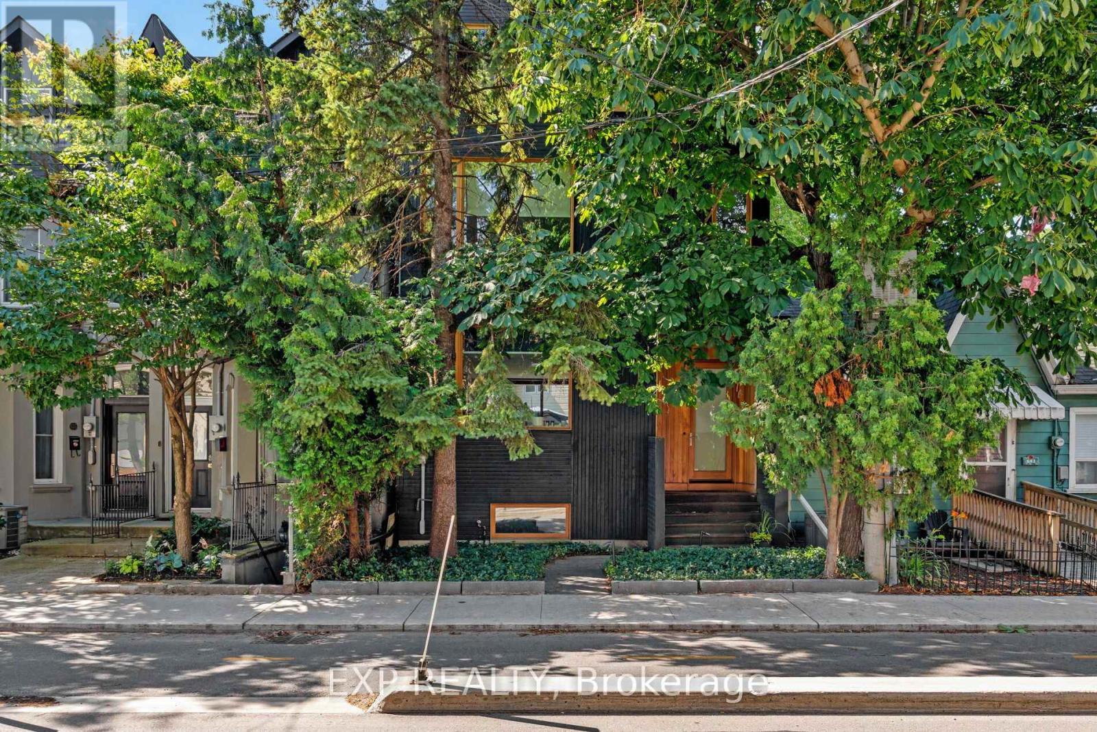 639 Wellington Street W, Toronto, Ontario  M5V 1G5 - Photo 2 - C13550860