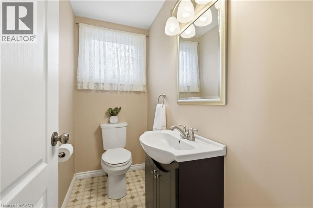69 Fairway Drive, Hamilton, Ontario  L8K 5L6 - Photo 14 - 40846134