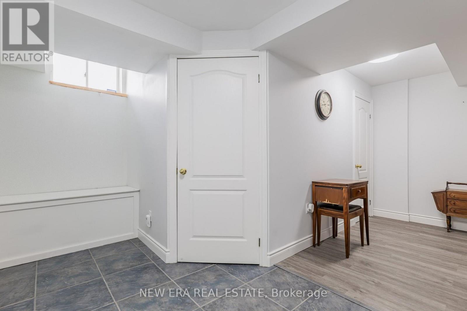 Lower - 1031 Lake Drive N, Georgina, Ontario L4P 3E9 - Photo 2 - N13550822