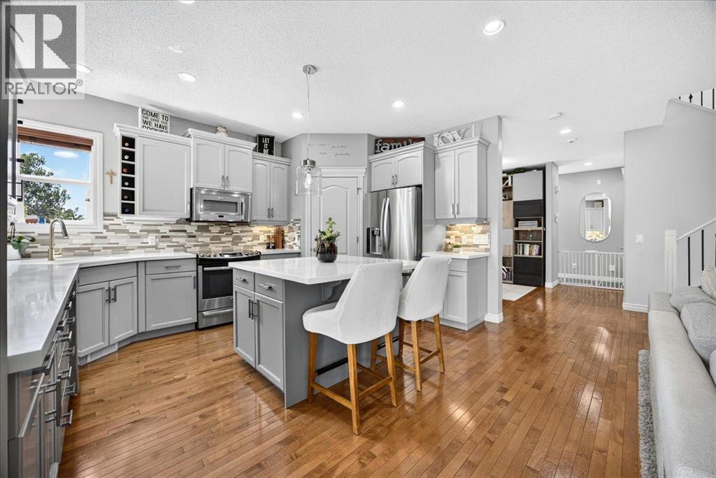 13 Covepark Bay NE, Calgary, Alberta  T3K 6K8 - Photo 6 - A2328157