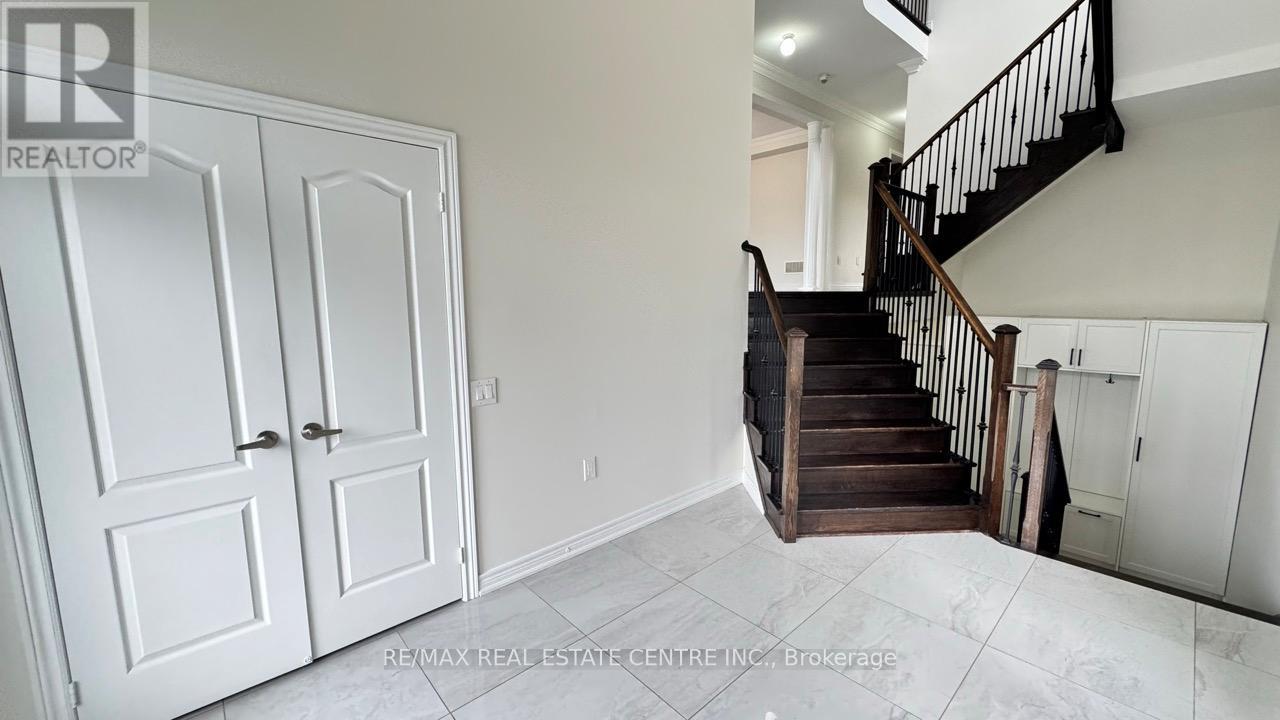52 Maple Trail Road, Caledon, Ontario  L7C 3Z7 - Photo 4 - W13550792