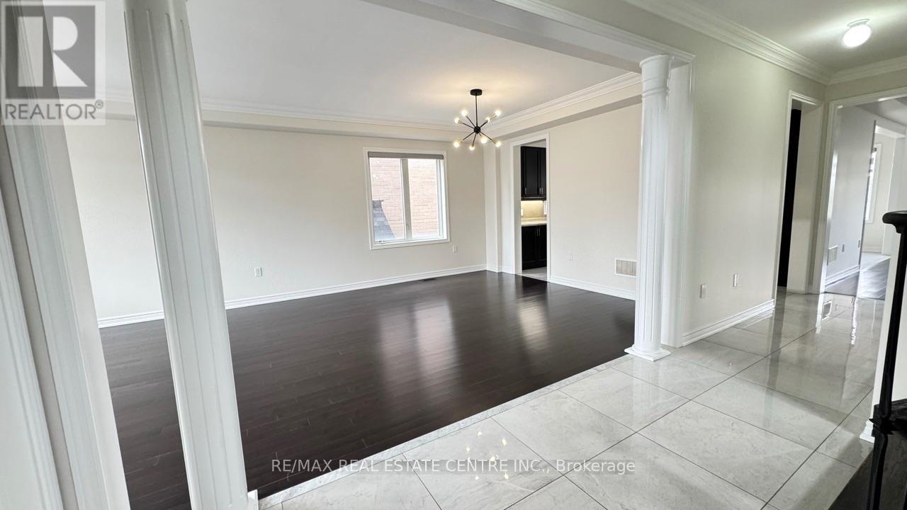 52 Maple Trail Road, Caledon, Ontario  L7C 3Z7 - Photo 5 - W13550792