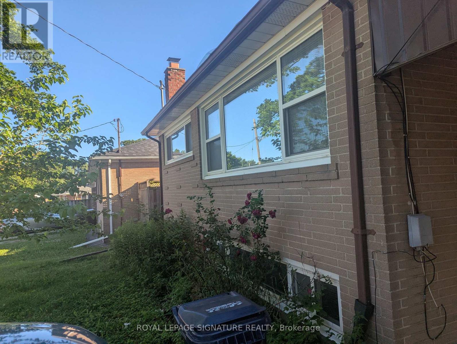 6 HEATHERGLEN ROAD, Toronto, Ontario