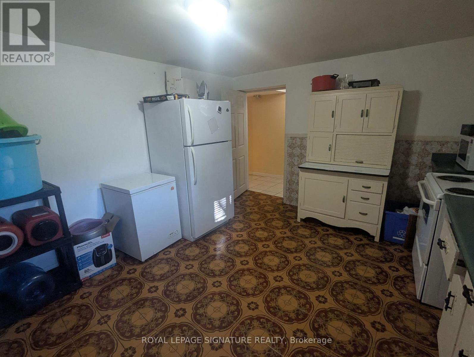 6 Heatherglen Road, Toronto, Ontario  M9W 4R1 - Photo 7 - W13551030