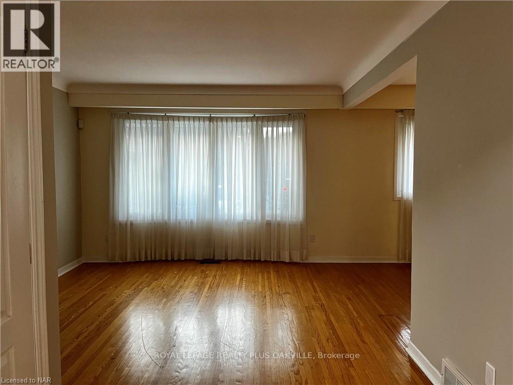 Upper - 694 Niagara Street, St. Catharines, Ontario  L2M 3R9 - Photo 3 - X13550932