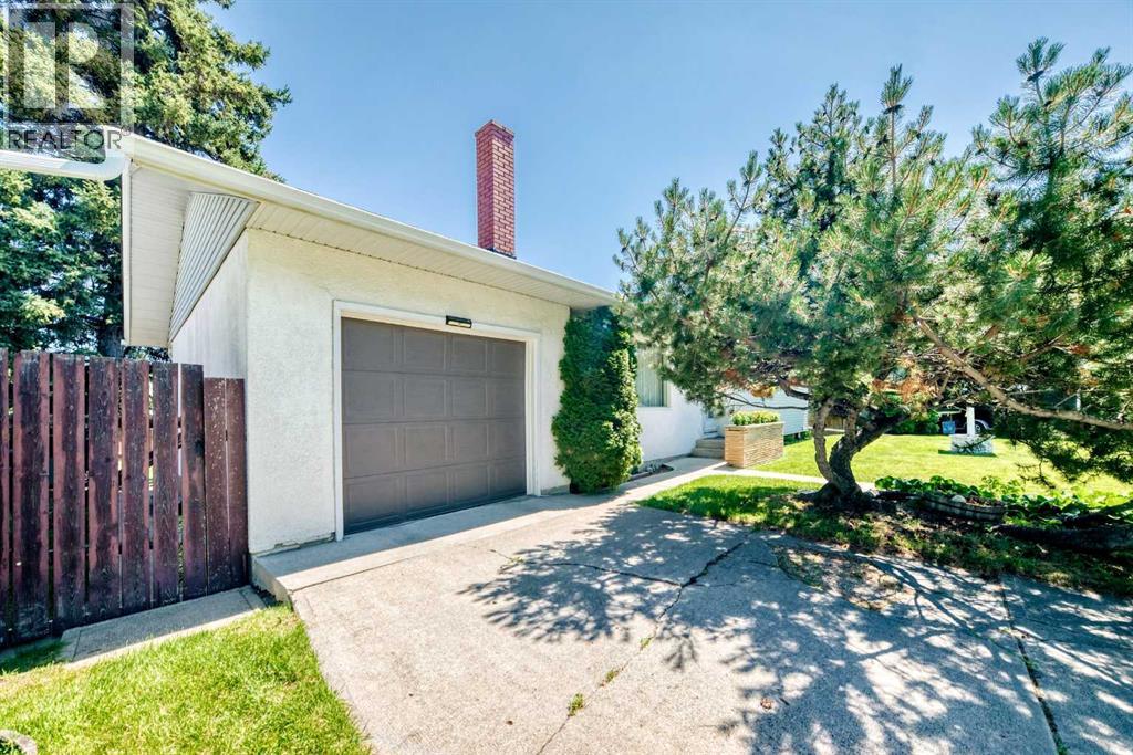 5608 Buckthorn Road NW, Calgary, Alberta  T2K 2Y5 - Photo 47 - A2327474