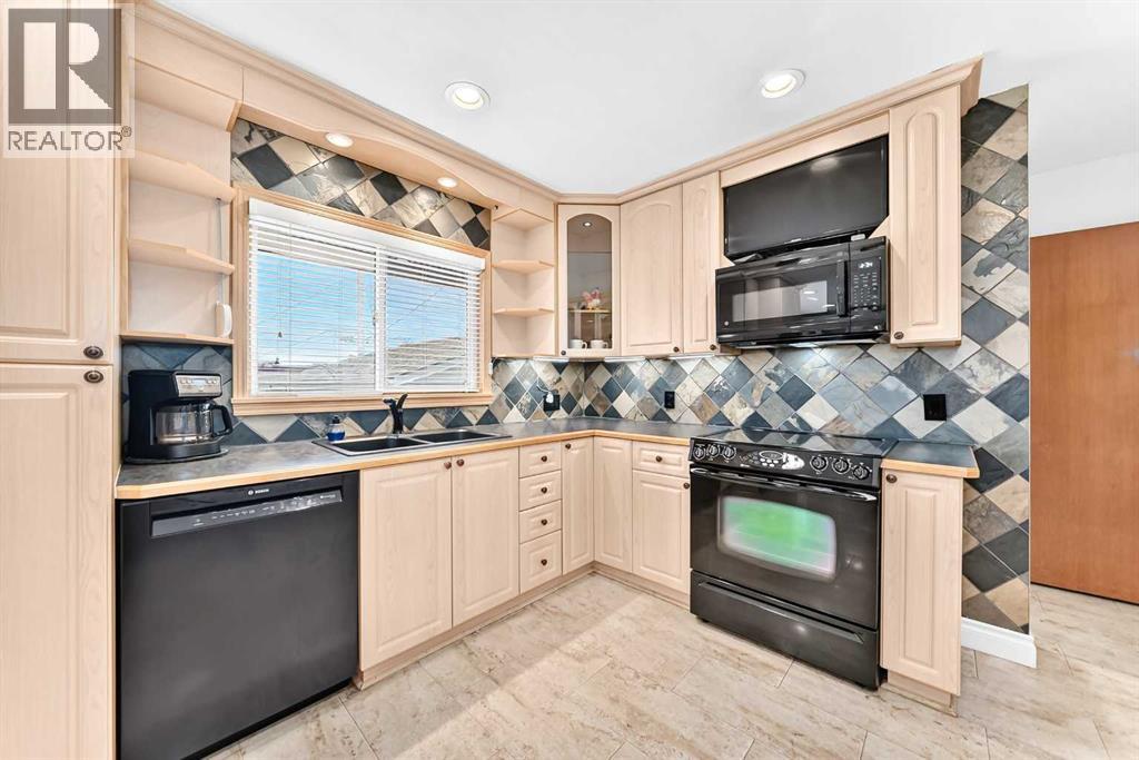 5608 Buckthorn Road NW, Calgary, Alberta  T2K 2Y5 - Photo 14 - A2327474